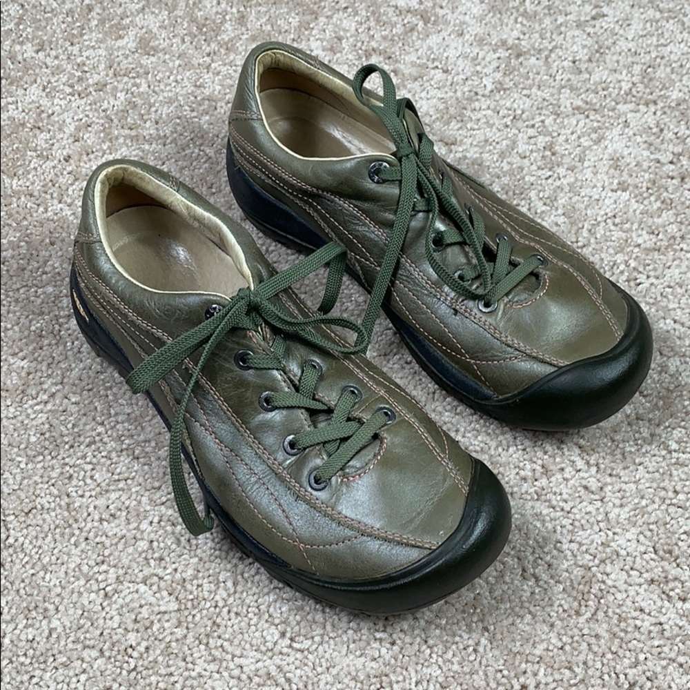 Keen olive green shoes sz 10